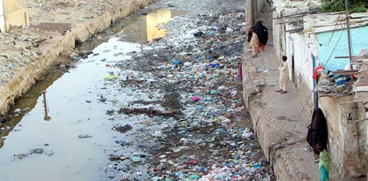 کراچی : ایک اور بچہ نالے میں گر کر لاپتہ
