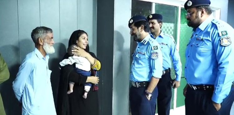 اسلام آباد : پھلوں کی ریڑھی لگانے والی خاتون کا شیرخوار بچہ بازیاب