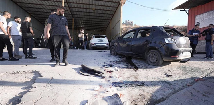 اسرائیلی فوج کا چلتی گاڑی پر فضائی حملہ، 5 فلسطینی شہید