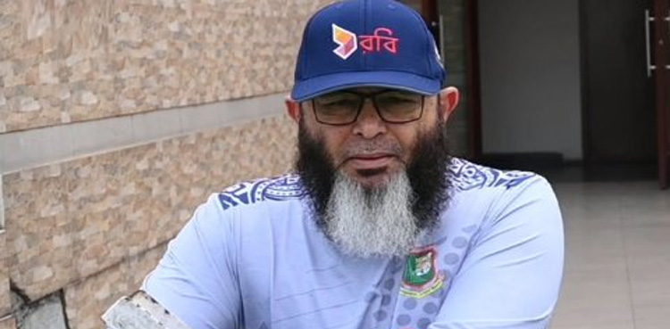 پاکستانی کرکٹرز کنفیوژ اور خوف کا شکار ہیں، مشتاق احمد