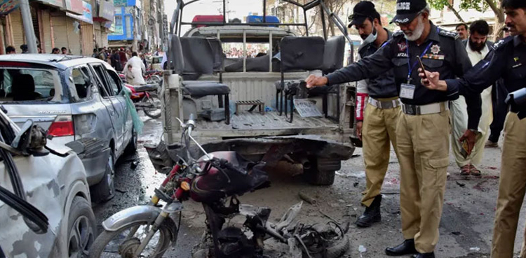 کوئٹہ : پولیس موبائل کے قریب دھماکا، 2 اہلکارشہید