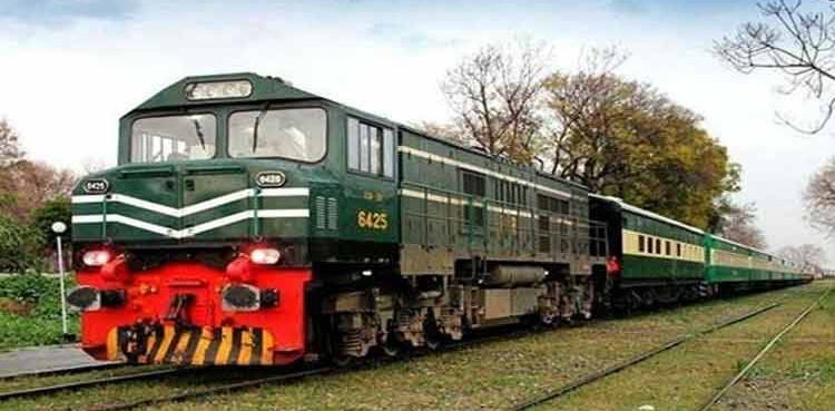 ٹرین میں سوار مسافر سے پستول سمیت کلاشنکوف کی سیکڑوں گولیاں برآمد