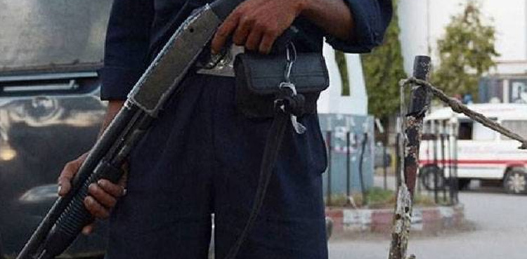پانی پینے کیوں آئے؟ سفاک گارڈ نے کمسن بچے کی جان لے لی