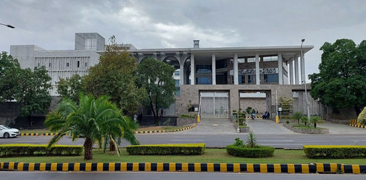 بانی پی ٹی آئی سے وکلا کی ملاقات نہ کرانے پر توہین عدالت درخواست سماعت کیلئے مقرر