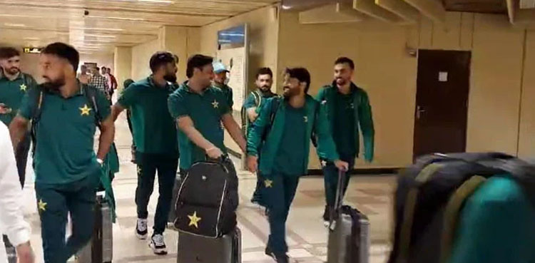 قومی کرکٹ ٹیم کا دوسرا گروپ کراچی سے میلبرن روانہ