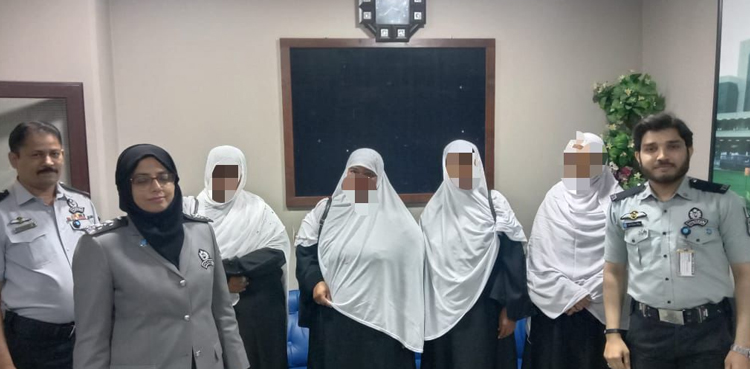 گداگری اور جعلی دستاویزات پر سفر کرنے میں ملوث 8 مسافر  گرفتار