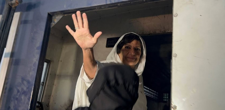 علیمہ خان اور عظمیٰ خان کا مزید 2 روزہ جسمانی ریمانڈ منظور