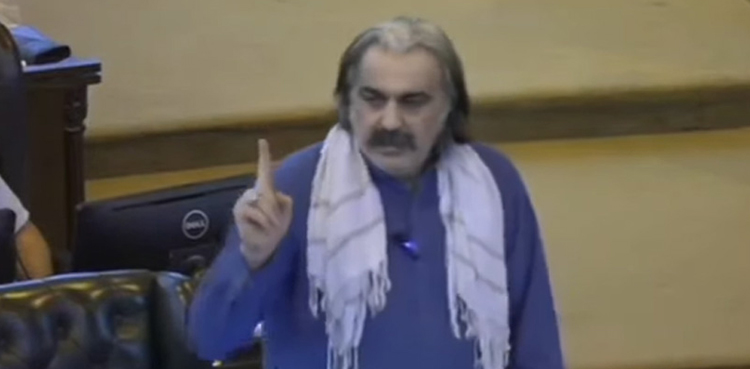 یہ جنگ تم نے شروع کی اسے ختم ہم کرکے دکھائیں گے، علی امین گنڈا پور