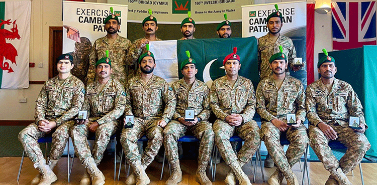 پاکستان آرمی کی ٹیم نے ایکسرسائز کیمبرین پٹرول میں گولڈ میڈل جیت لیا