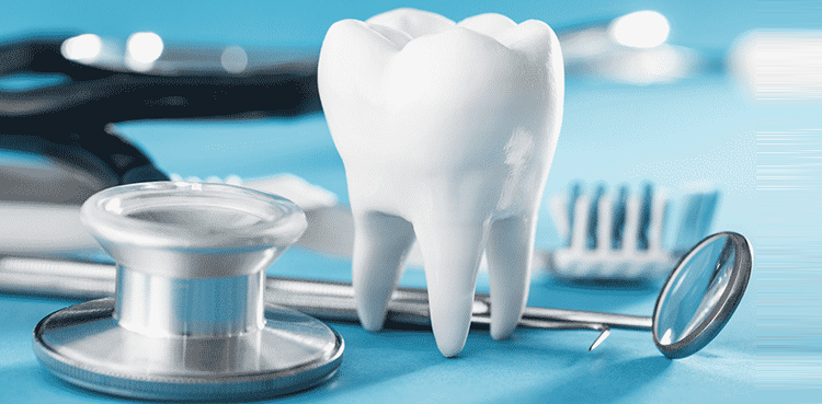 دانت غلط کیوں لگائے؟ بزرگ شہری  نجی کلینک کیخلاف عدالت پہنچ گیا