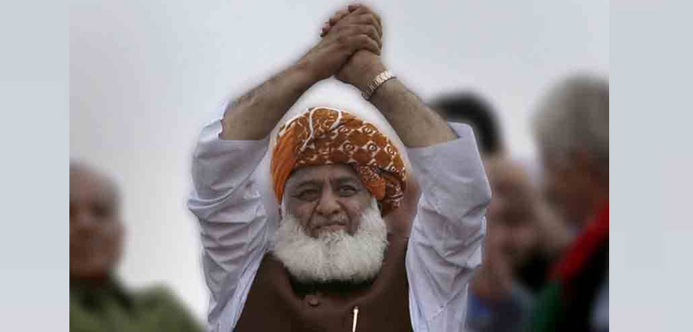 ’فضل الرحمان سنجیدہ سیاستدان ہیں وہ عمران خان جیسی حرکتیں نہیں کرتے‘