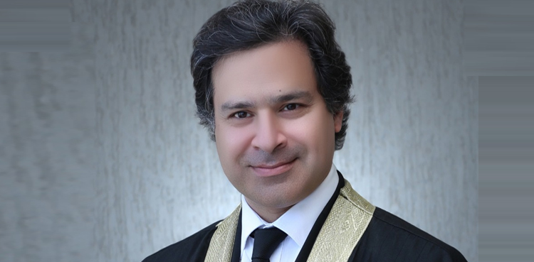 جسٹس میاں گل حسن اورنگزیب ڈینگی بخار میں مبتلا