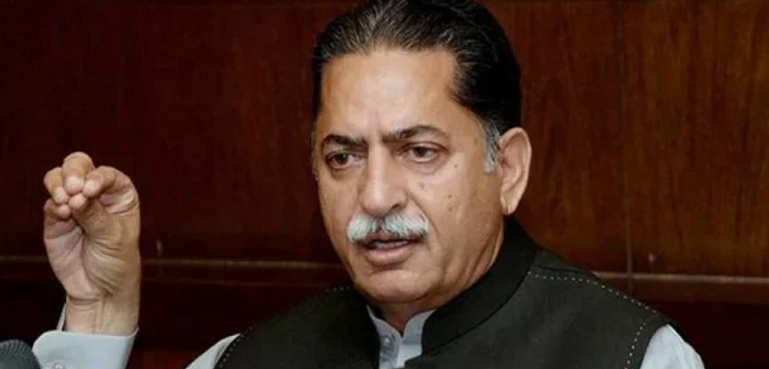 بانی پی ٹی آئی کی رہائی کے لئے جہاں سے دباؤ  آیا وہاں سے پہلے دباؤ نہیں آیا، جاوید لطیف کا بڑا بیان