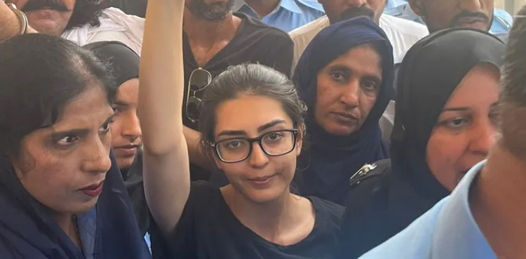 ایمان مزاری اور ان کے شوہر کو بڑا ریلیف مل گیا