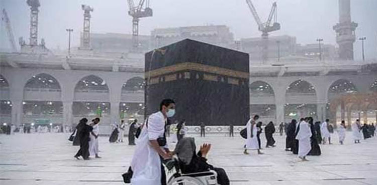 سعودی عرب میں موسلا دھار بارشوں کا الرٹ، اسکول بند