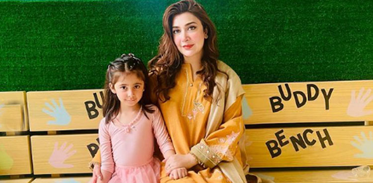 عائشہ خان نے بیٹی کی سالگرہ کی خوبصورت تصاویر شیئر کردیں