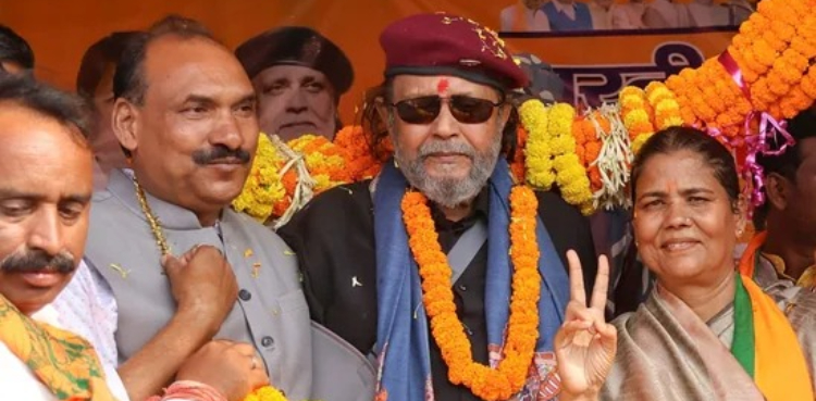 اداکار متھن چکرورتی کی جیب کٹ گئی