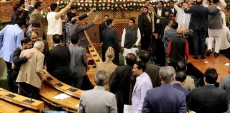 جموں و کشمیر اسمبلی میدان جنگ بن گئی