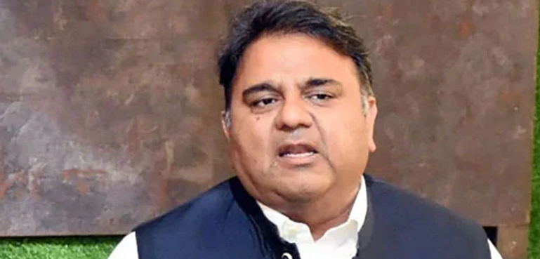 میرے پاس 50 کروڑ نہیں ، ورنہ پی ٹی آئی میں واپس آجاتا، فواد چوہدری