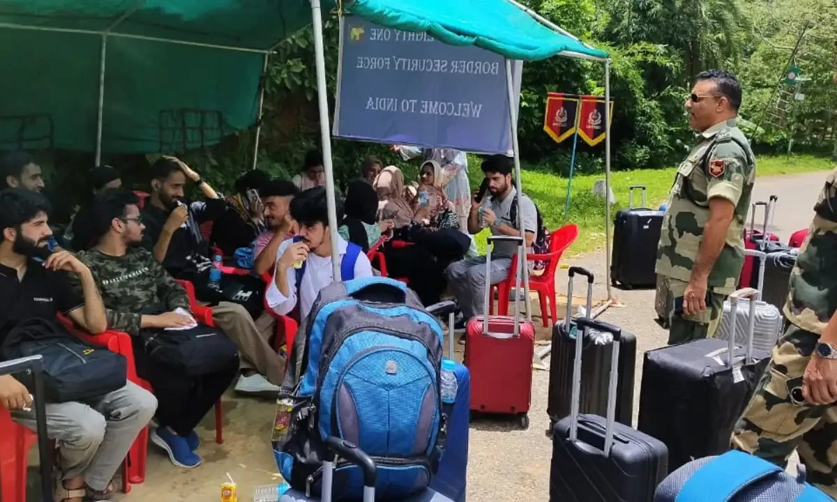 مقبوضہ کشمیر میں فوج کی بھاری تعداد میں موجودگی سے طلبا کی تعلیم بُری طرح متاثر