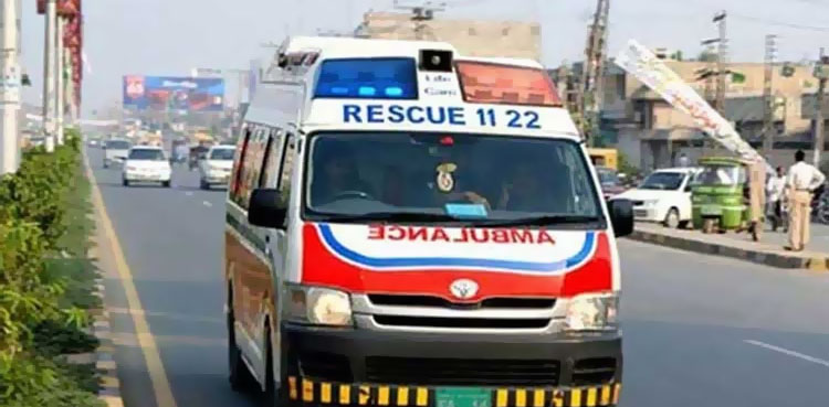 ٹریلر اور گاڑی میں خوفناک تصادم، 3 افراد جاں بحق