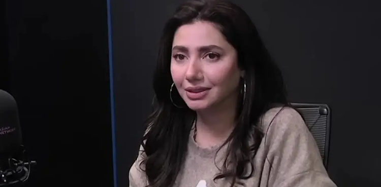 ہمیں اپنی انڈسٹری پر توجہ دینی چاہئے: ماہرہ خان