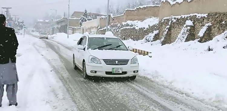 ملک کے بیشتر علاقوں میں برف باری کا امکان