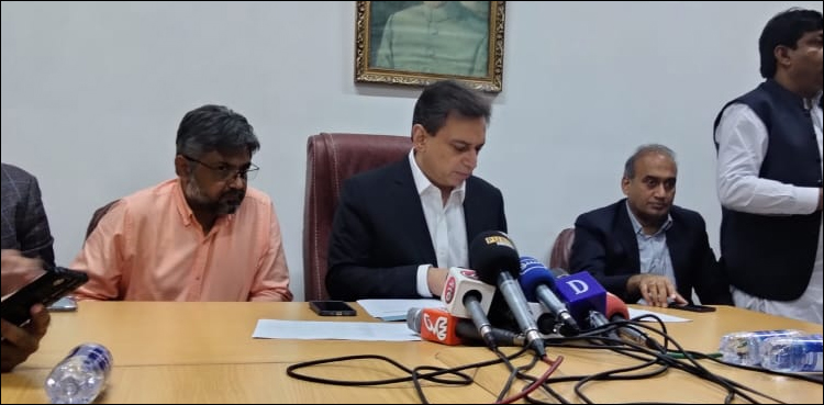 کراچی کے سب سے بڑے سرکاری اسپتال میں ملازمین کے درمیان انتظامی امور پر تنازعہ شدت اختیار کر گیا