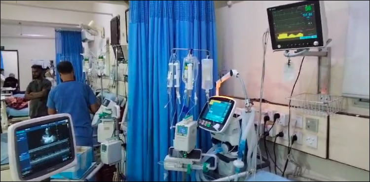 پاکستان کے سب سے بڑے سرکاری اسپتال میں مریضوں کی زندگیاں داؤ پر، 28 وینٹی لیٹر غیر فعال