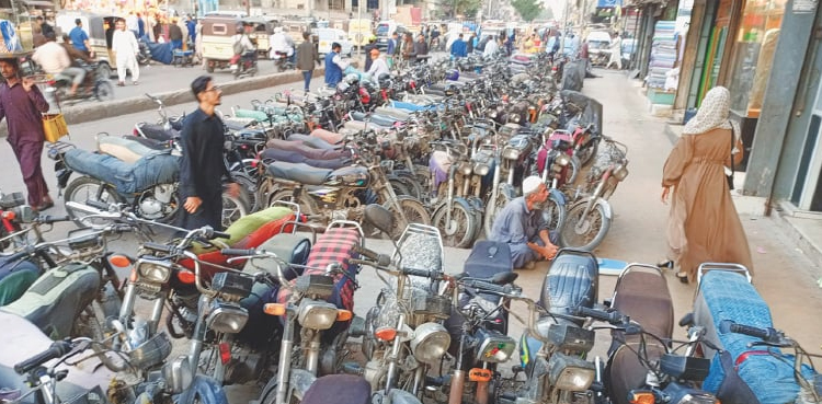 کراچی کی 32 سڑکوں اور مقامات پر پارکنگ مفت