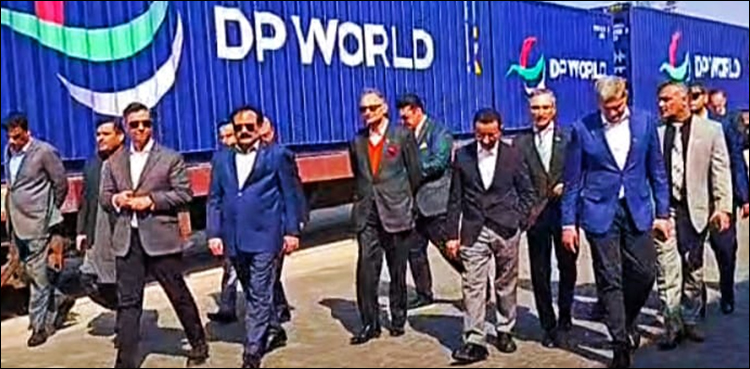کراچی ہیوی ٹریفک: کارگو ٹرین کے لیے خصوصی ریل کوریڈور بنانے کا اعلان