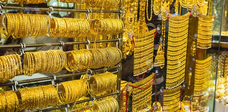 پاکستان میں سونا ہزاروں روپے سستا، فی تولہ کتنے کا ہوگیا؟