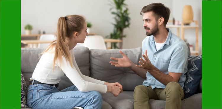 ’’میرا منگیتر مجھے ملازمت چھوڑنے نہیں دیتا، کیا کروں؟‘‘