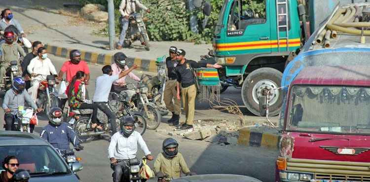 کراچی کے 6 مقامات پر مذہبی جماعتوں کے دھرنے جاری