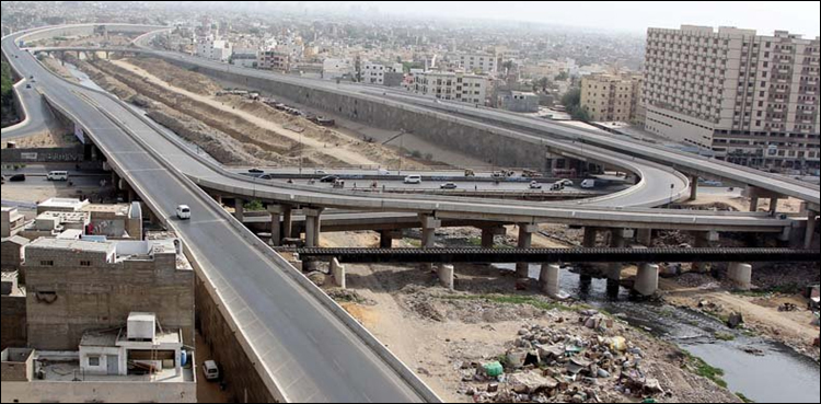 لیاری ایکسپریس وے کے مسافروں کے لیے بری خبر، ٹول ٹیکس میں بڑا اضافہ