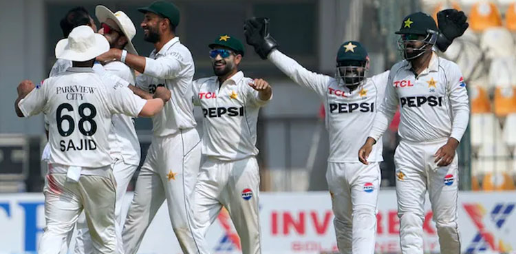 پاکستان کے اہم فاسٹ بولر فیلڈنگ کے دوران زخمی ہوگئے