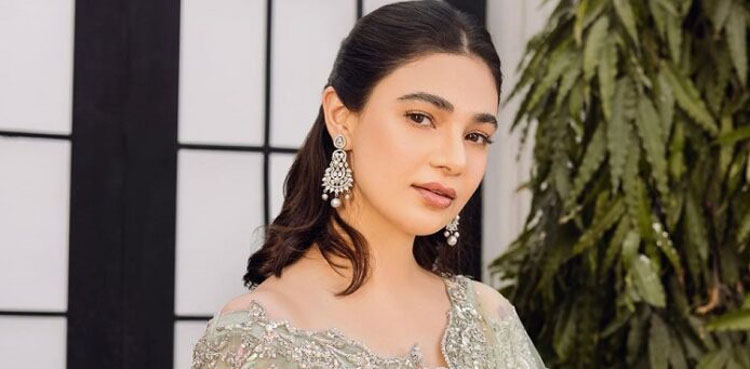 قوم کو فیملی ولاگنگ جیسی بکواس دیکھنا پسند ہے، صحیفہ جبار