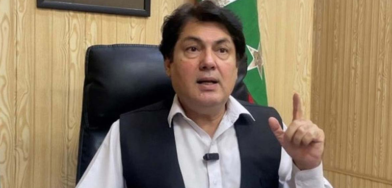بانی پی ٹی آئی شریف خاندان کے اعصاب پر سوار ہیں، بیرسٹر سیف