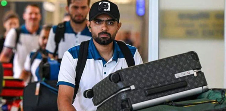 قومی ٹیم بھارت سے شکست کے بعد اسلام آباد پہنچ گئی