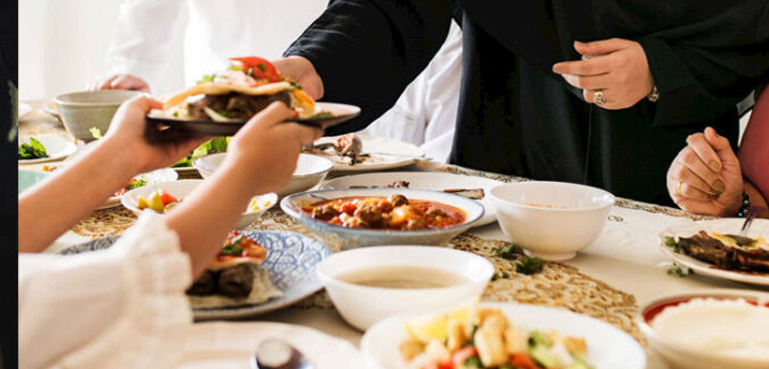 سحر و افطار میں کون سی غذائیں کھانا ضروری ہیں؟ اے آئی نے بتادیا
