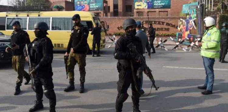 سہ ملکی سیریز: وفاقی حکومت کا لاہور میں پاک فوج اور رینجرز تعینات کرنے کا فیصلہ