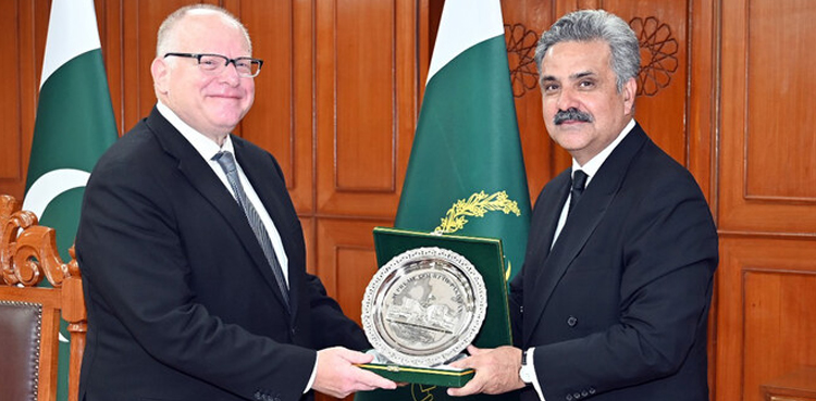 ‘کیا پاکستان متحمل ہوسکتا ہےکہ آئی ایم ایف کا وفد چیف جسٹس سے ملاقات کرے؟’
