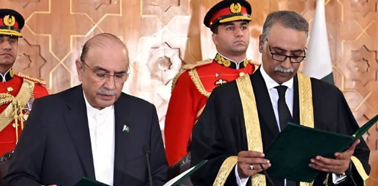 جسٹس سردار سرفراز ڈوگر نے اسلام آباد ہائیکورٹ کے قائم مقام چیف جسٹس کے عہدے کا حلف اٹھا لیا