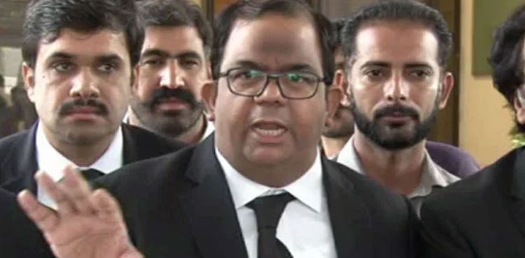 بانی پی ٹی آئی کے وکیل فیصل چوہدری حراست کے کچھ دیر بعد رہا