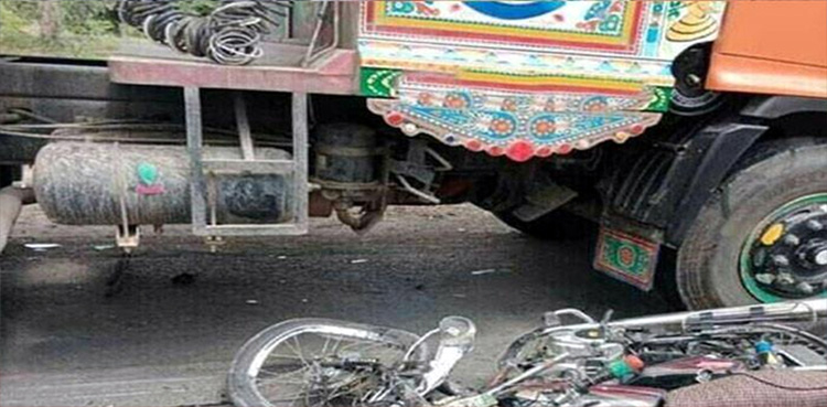 کراچی : خونی ٹریلر نے ایک اور موٹر سائیکل سوار کی جان لے لی