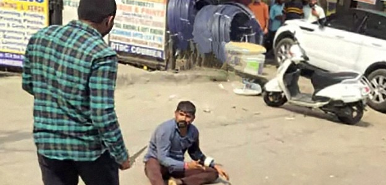 ناخلف بیٹے نے سر عام باپ کو قتل کر ڈالا