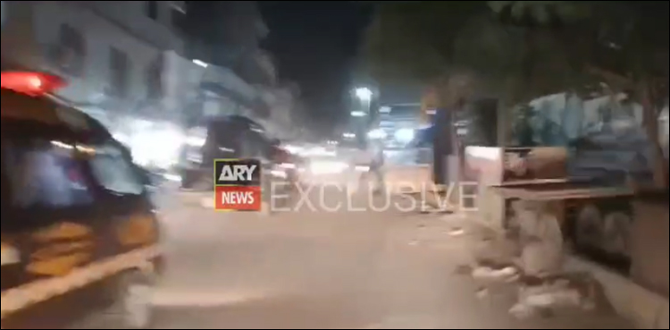 ویڈیو: پولیس مقابلے کے بعد بدمست اہلکاروں کا ایمبولنسوں کے ہمراہ ’’فتح‘‘ کا جلوس، شدید ہوائی فائرنگ