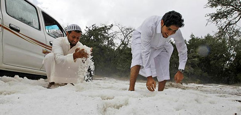 سعودی عرب میں شدید سردی کی نئی لہر، کئی علاقوں میں درجہ حرارت منفی ہوگیا