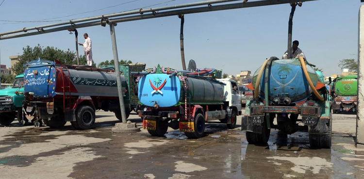 کراچی :عوامی احتجاج پر   ٹینکرز مالکان نے اپنے واٹر ٹینکرز بند کردیئے