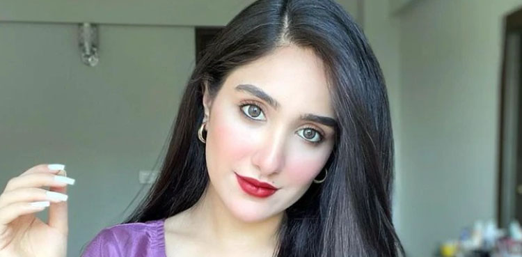 میں دوست نہیں بناتی۔۔ عائزہ اعوان نے وجہ بھی بتادی